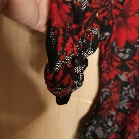 Venus Black Red Floral Cardigan Sweater XS - Picture 4 of 7